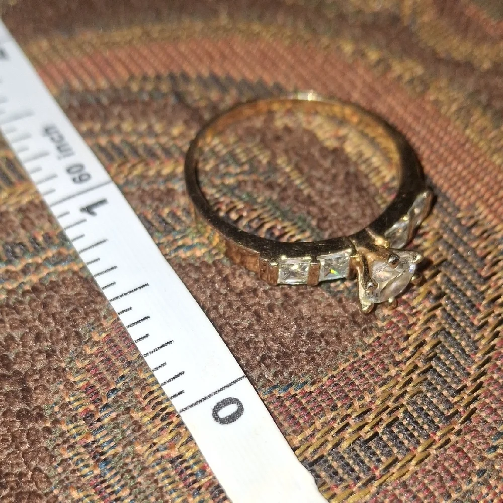 Elegant Gold and Silver Women's Ring